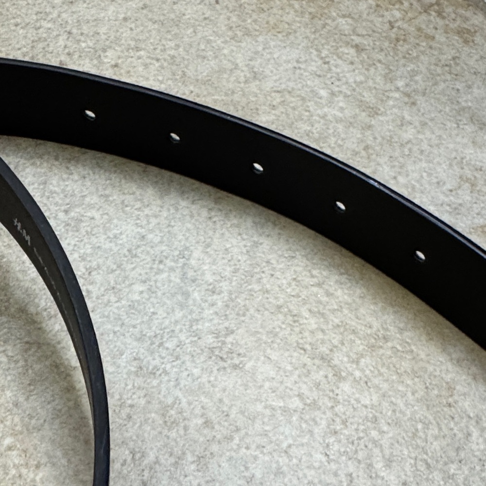 H&M Black Belt with Gold Buckle - Picture 5 of 6